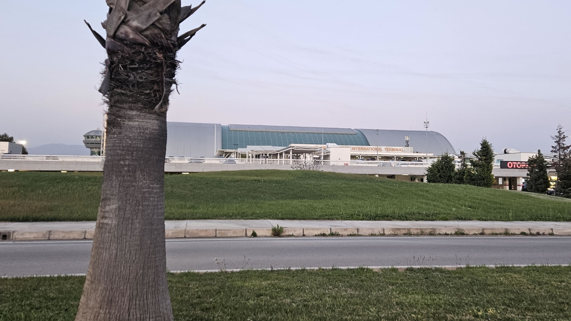 Autovermietung am Flughafen Izmir Adnan Menderes