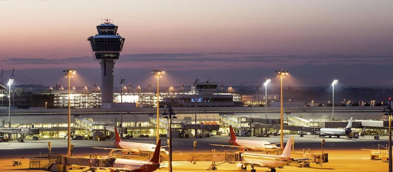 Wie hoch sind die Mietwagenpreise am Flughafen Adnan Menderes?